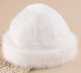 witte fluffy muts
