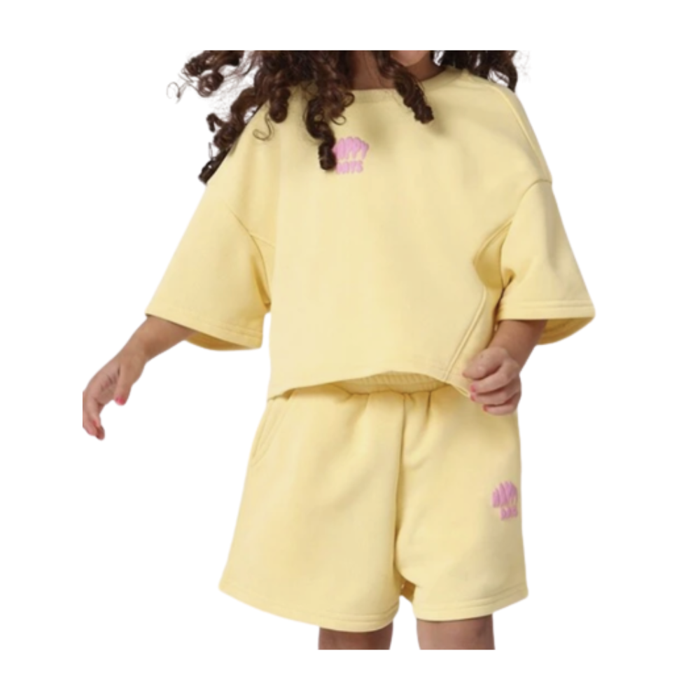 Gele T-shirts en shortjes