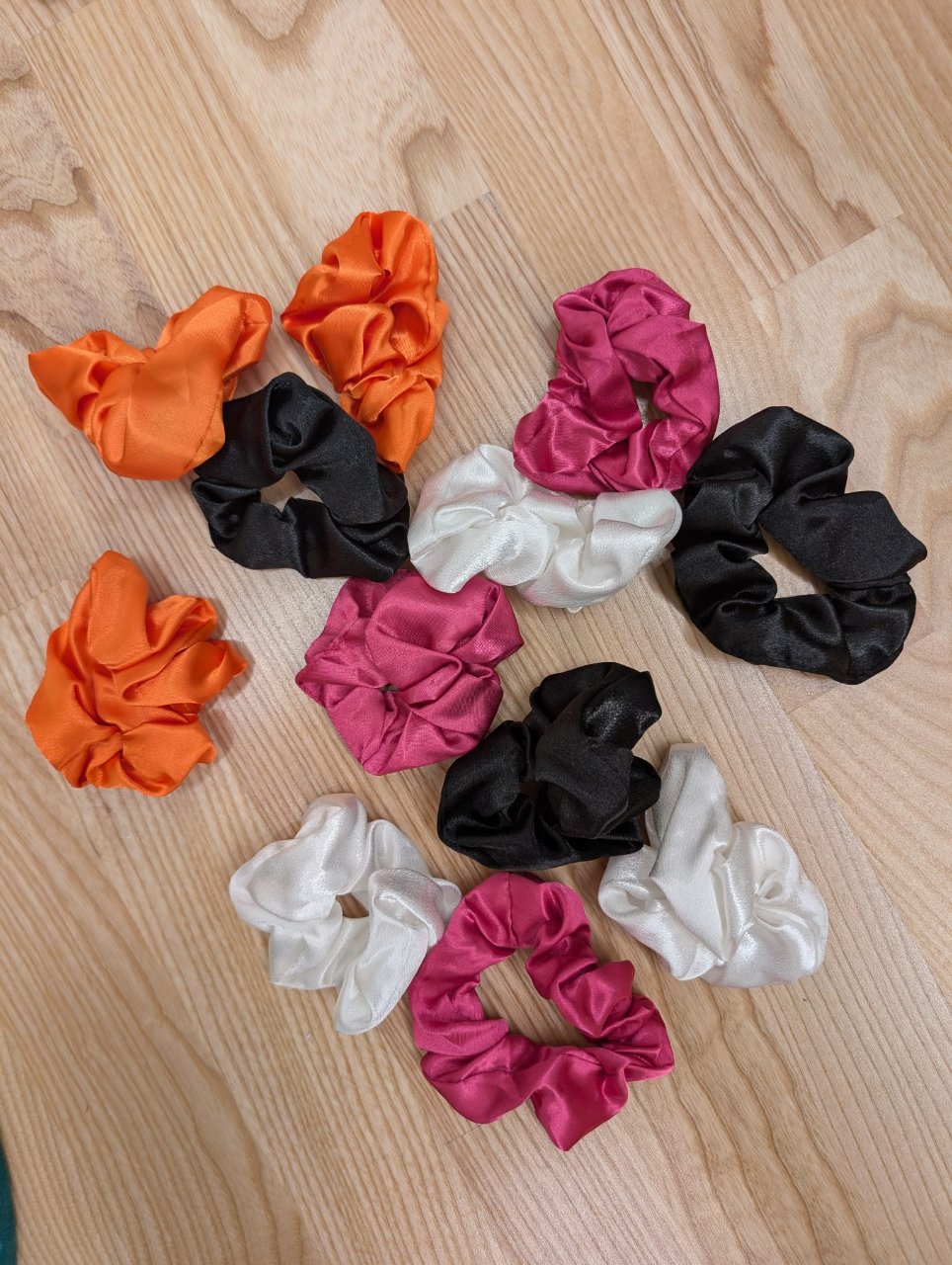Multicolor scrunchies