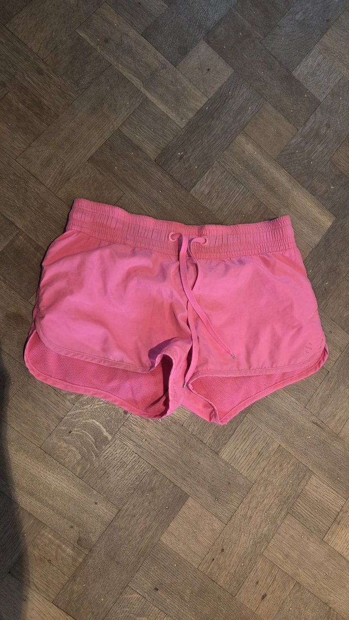 roze short