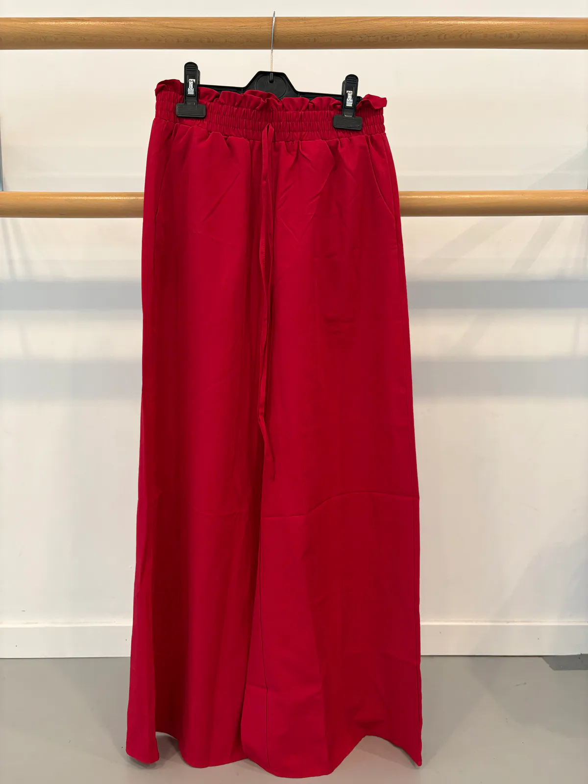 Rode wijde broek