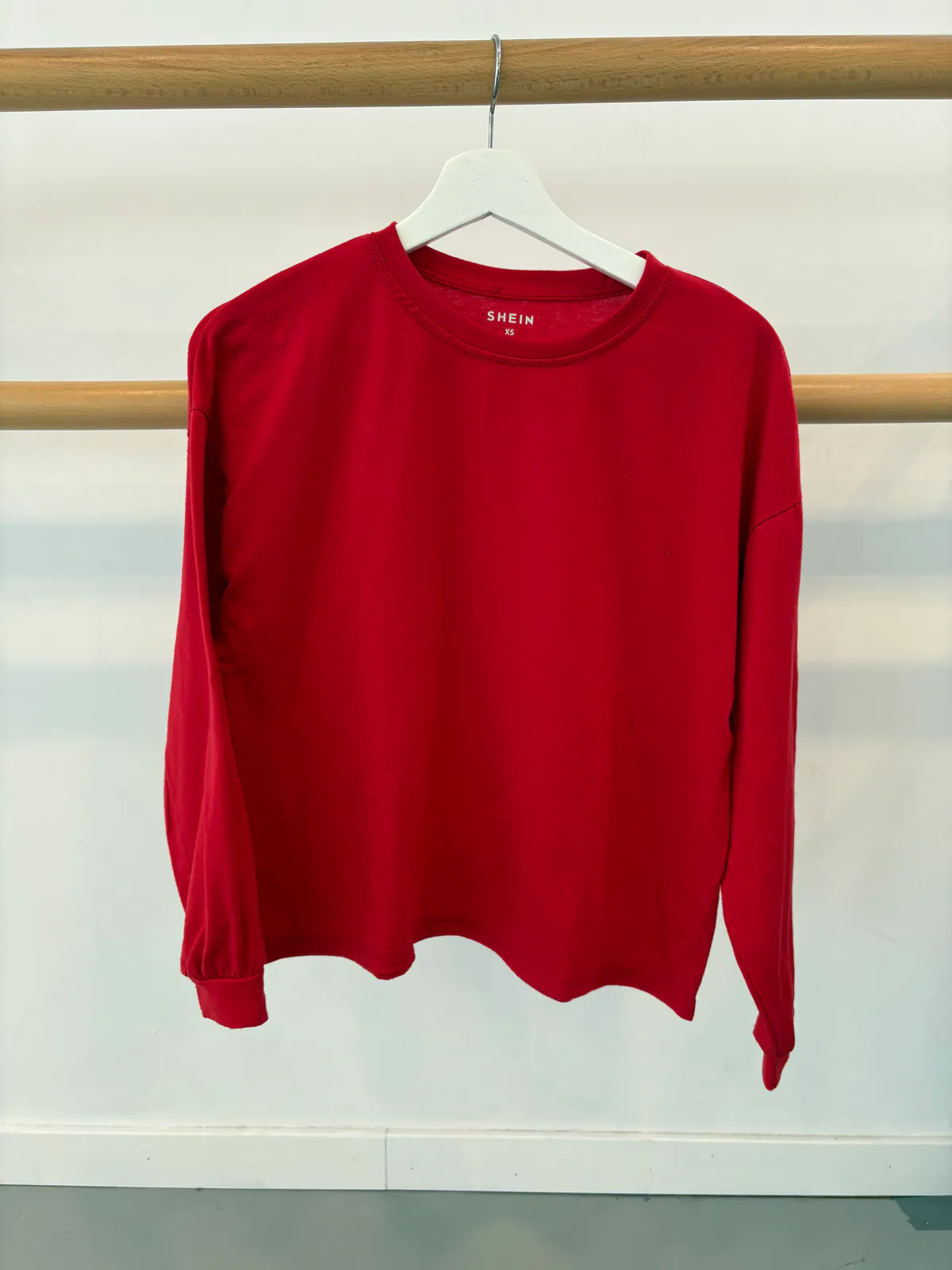 Rood shirt, lange mouwen
