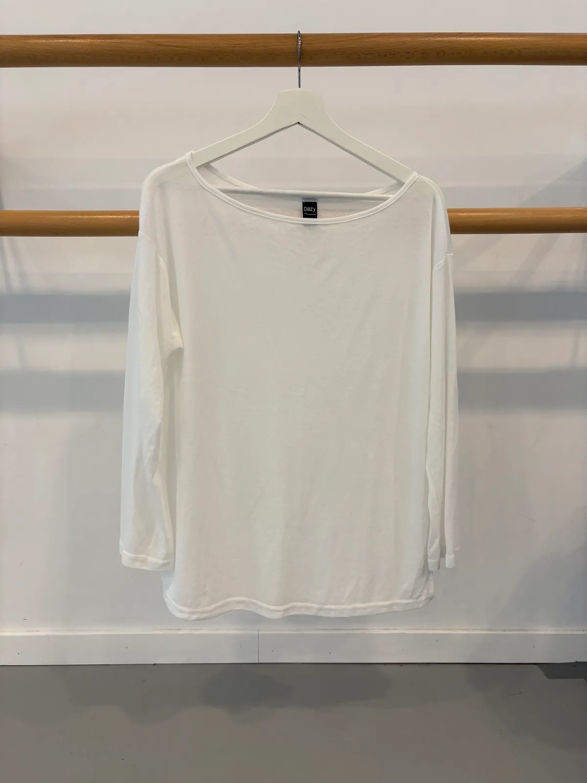 Wit shirt, lange mouwen, beetje transparant
