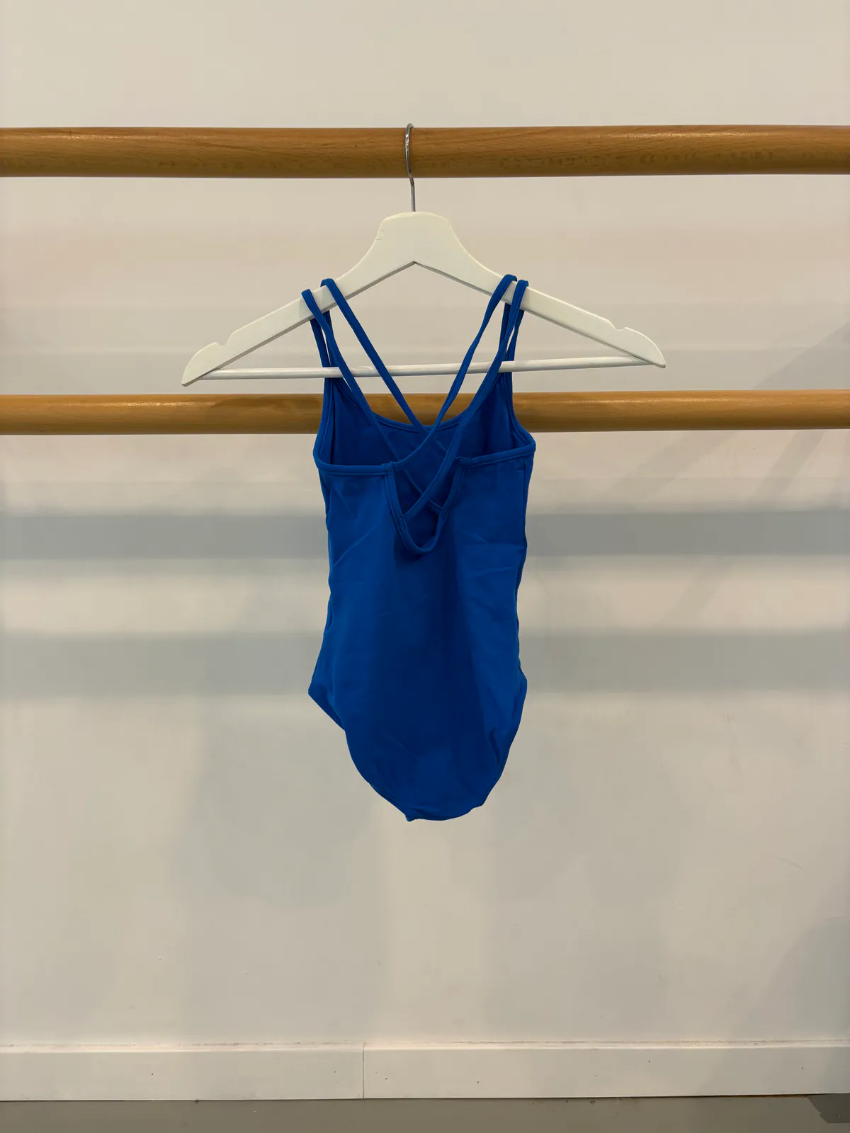 blauw balletpak, gekruiste bandjes - Foto 2