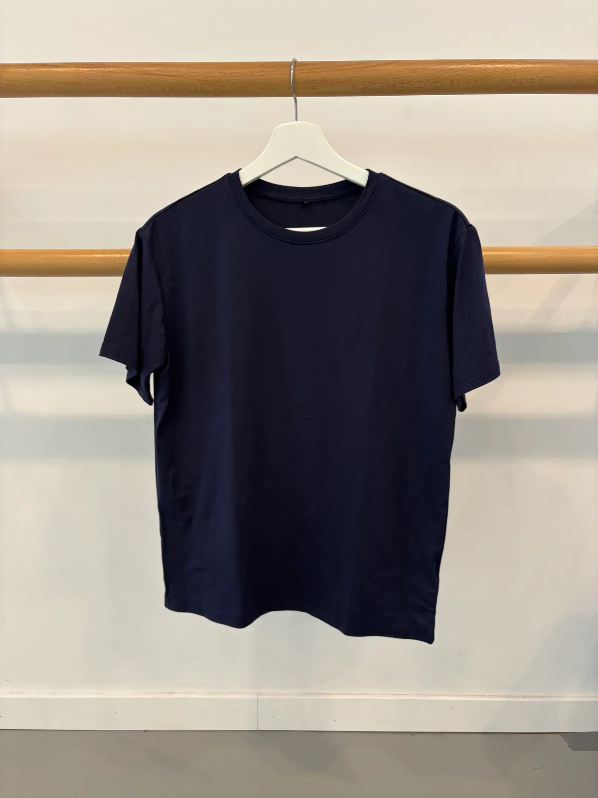 Donkerblauwe T-shirt, korte mouwen